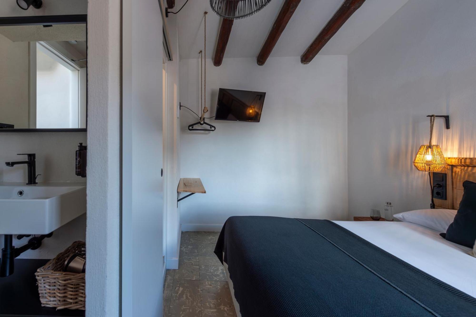 Hostal Boutique Es Menut 滨海托萨 外观 照片