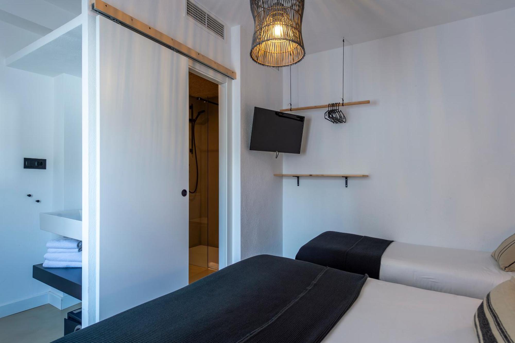 Hostal Boutique Es Menut 滨海托萨 外观 照片