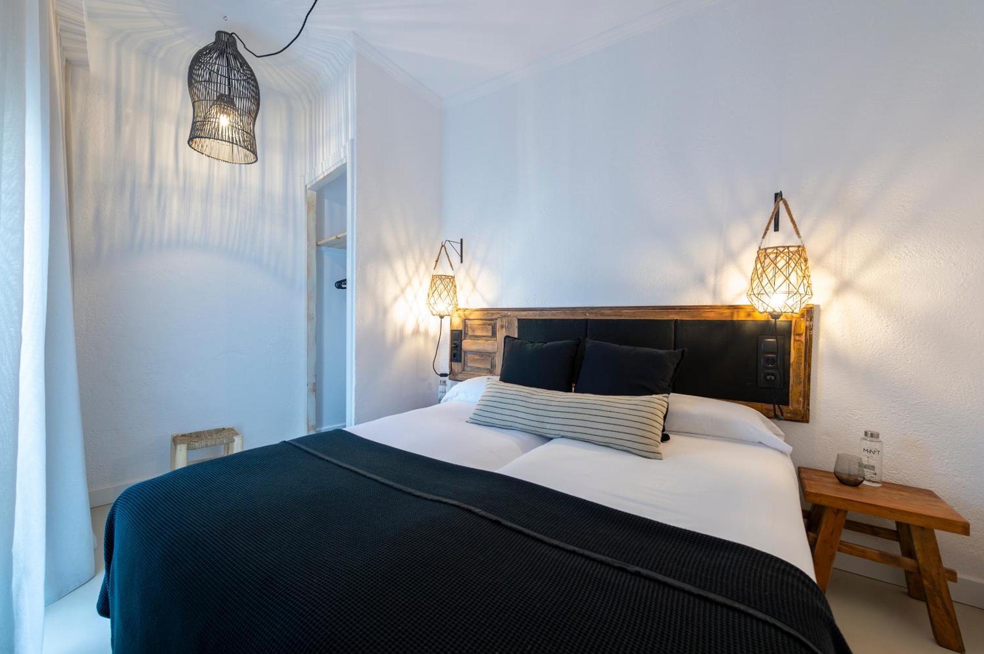 Hostal Boutique Es Menut 滨海托萨 外观 照片