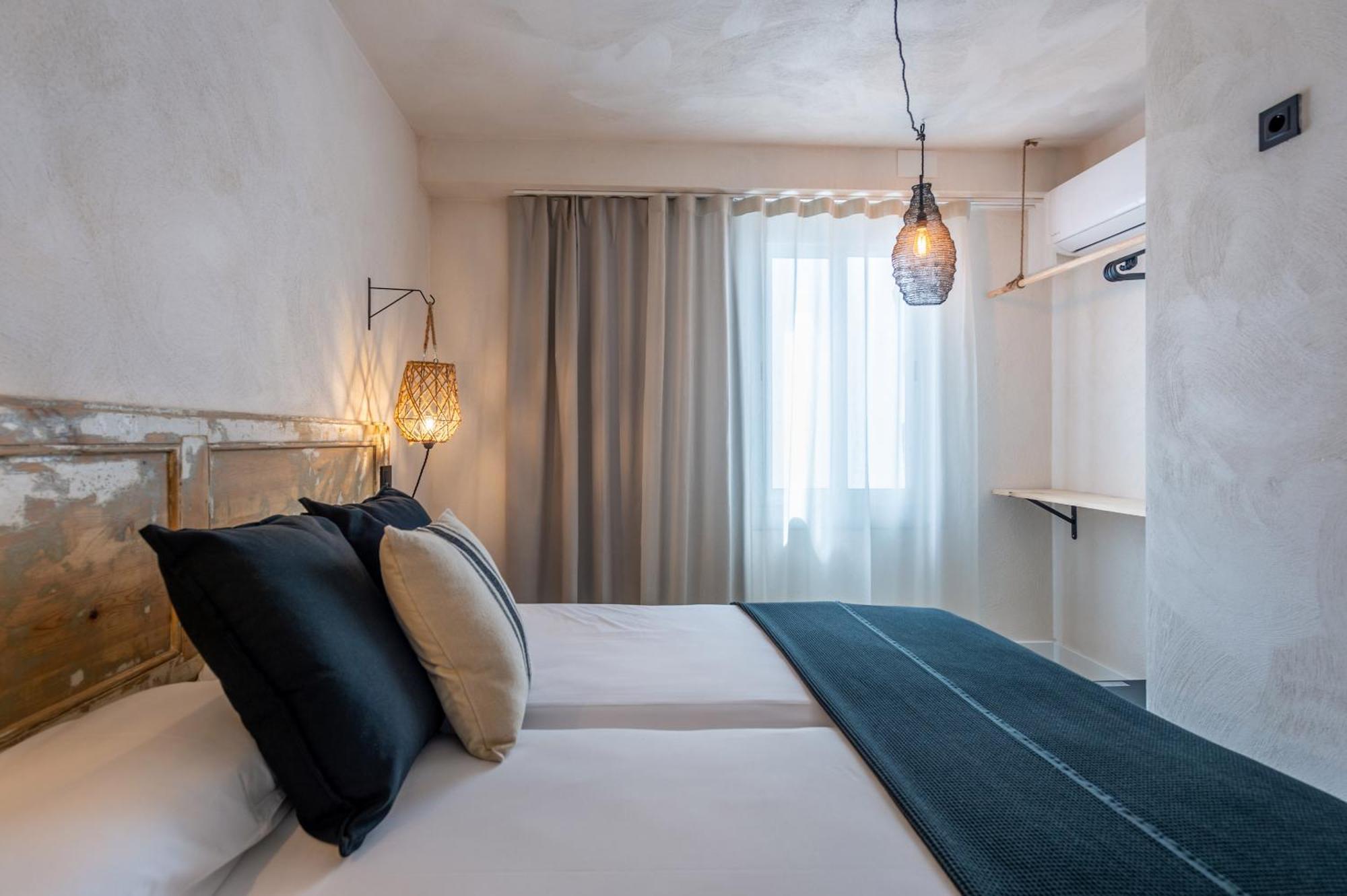 Hostal Boutique Es Menut 滨海托萨 外观 照片