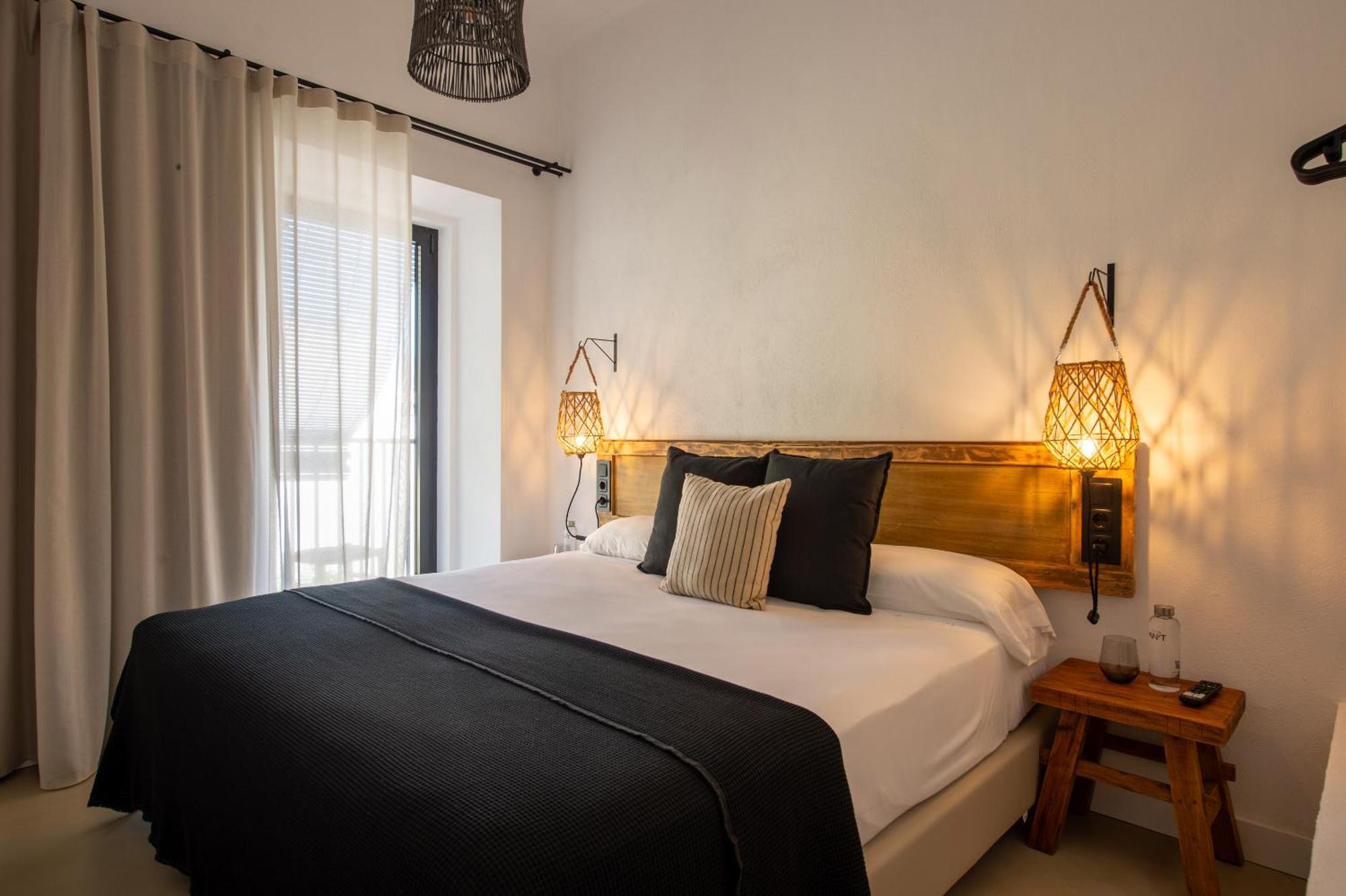 Hostal Boutique Es Menut 滨海托萨 外观 照片