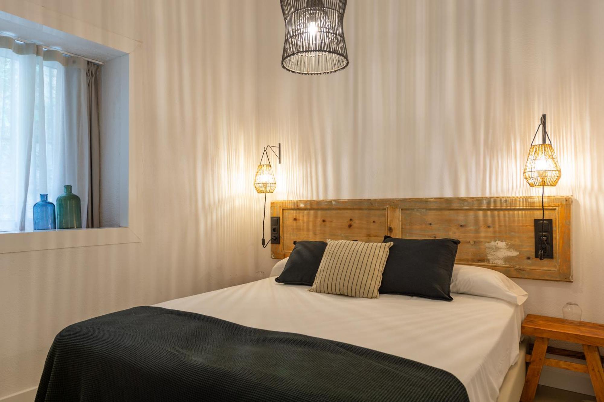 Hostal Boutique Es Menut 滨海托萨 外观 照片