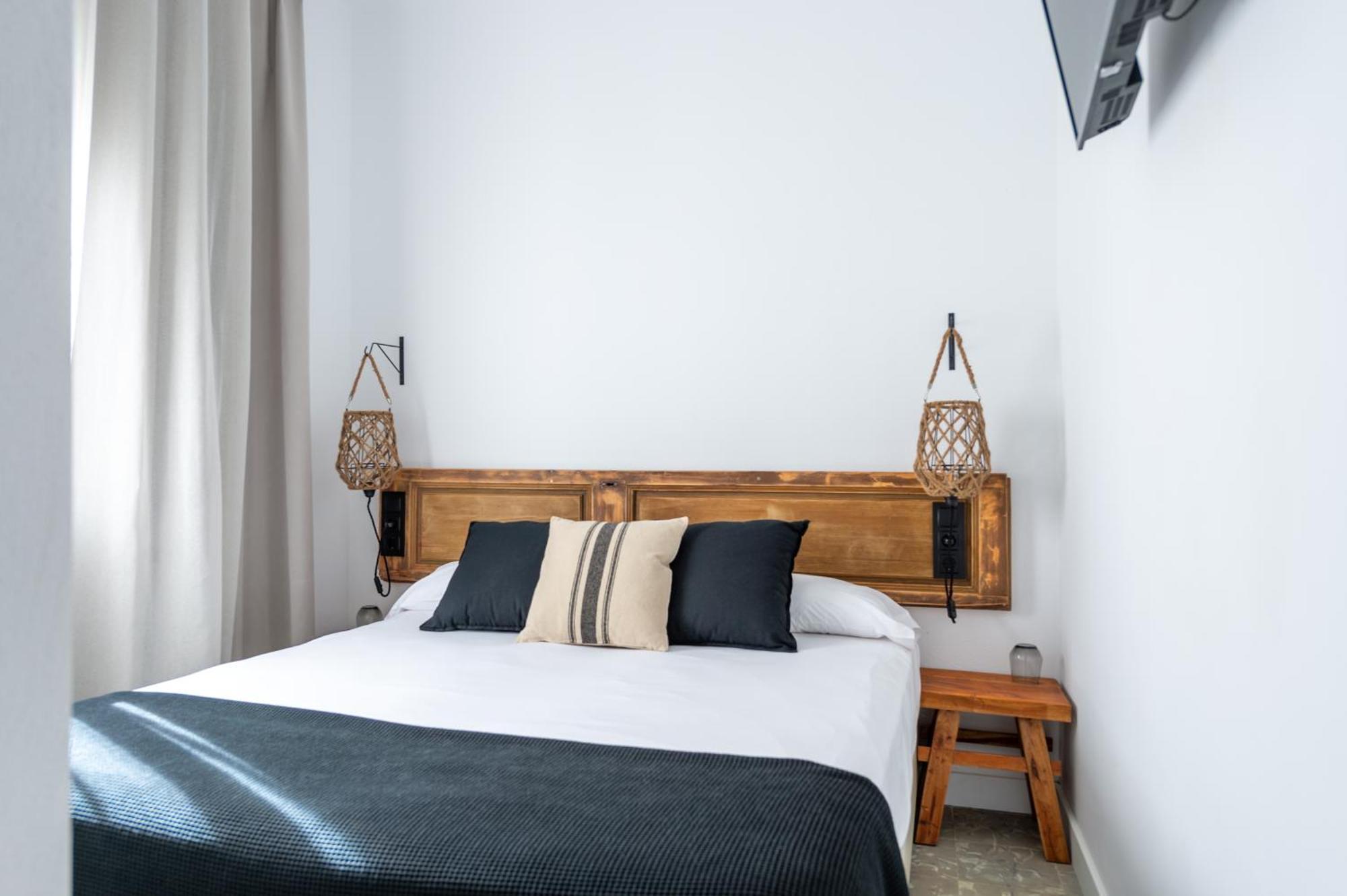 Hostal Boutique Es Menut 滨海托萨 外观 照片
