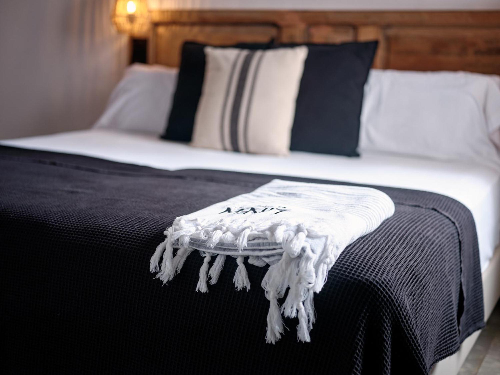 Hostal Boutique Es Menut 滨海托萨 外观 照片